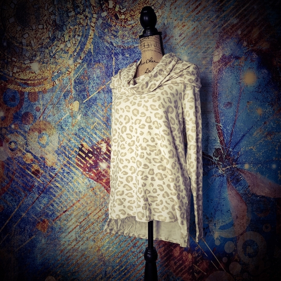 Gibson Cheeta Print Cowl Neck Tunic - Picture 1 of 11